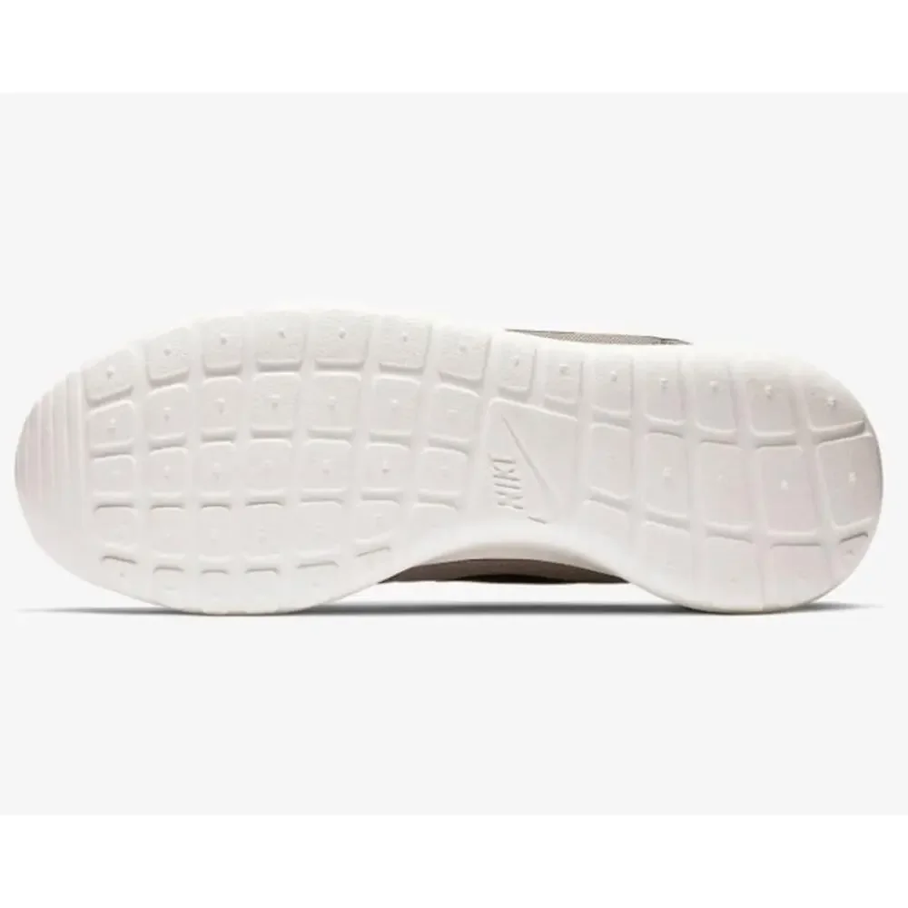 Nike Men's Roshe One Shoe, Light Taupe/Sail/Black, Size 8